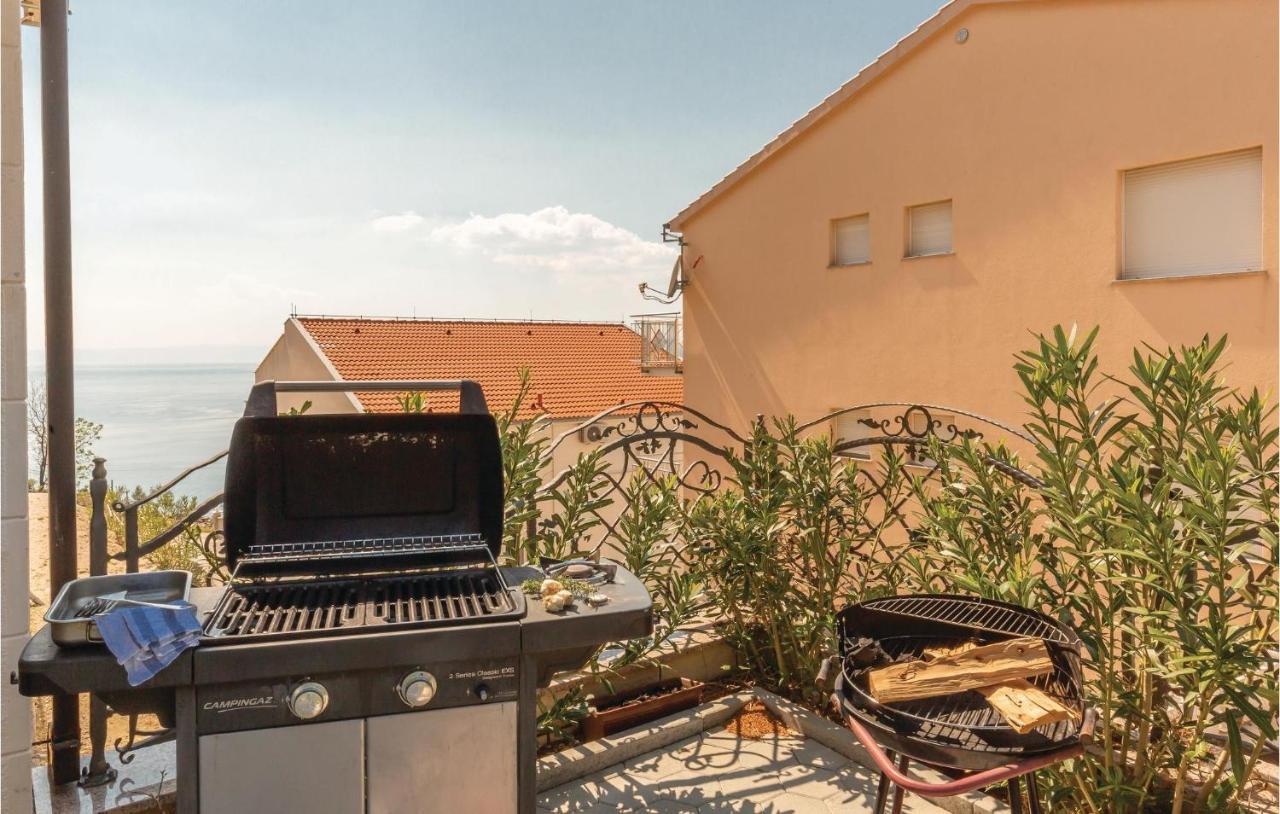 Amazing Apartment In Krvavica With Wifi ภายนอก รูปภาพ