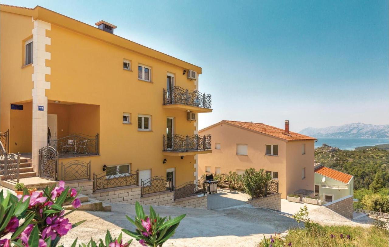 Amazing Apartment In Krvavica With Wifi ภายนอก รูปภาพ