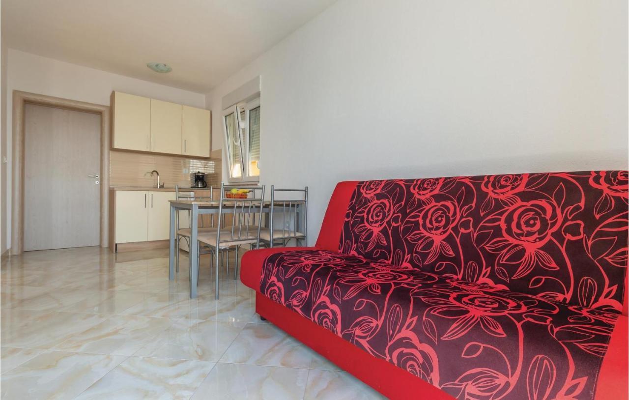 Amazing Apartment In Krvavica With Wifi ภายนอก รูปภาพ