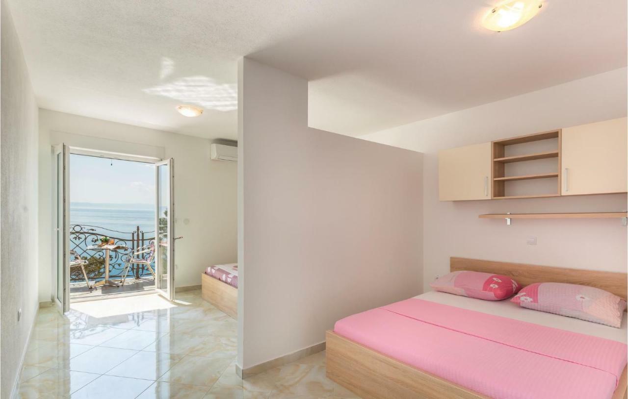Amazing Apartment In Krvavica With Wifi ภายนอก รูปภาพ